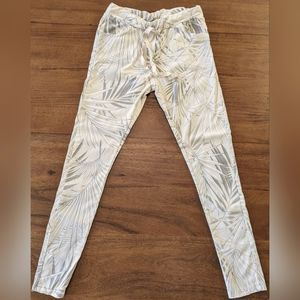 Venti6 Joggers Women's Size XS Tropical Leaves Print Crinkle Pant Ivory and Gray